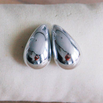 Bazou Ohrstecker aus Edelstahl – Tropfenform, glänzend, Silber