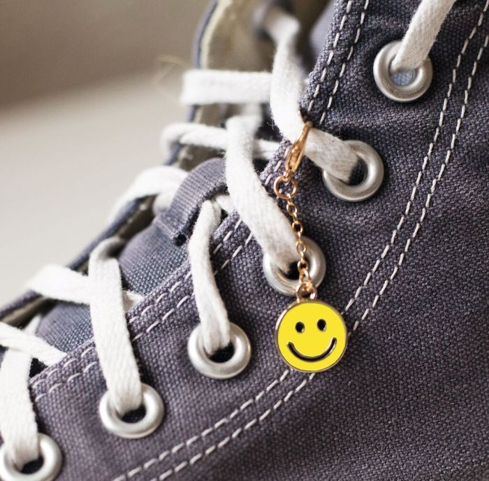 Happy Day Mini-Charms Smiley