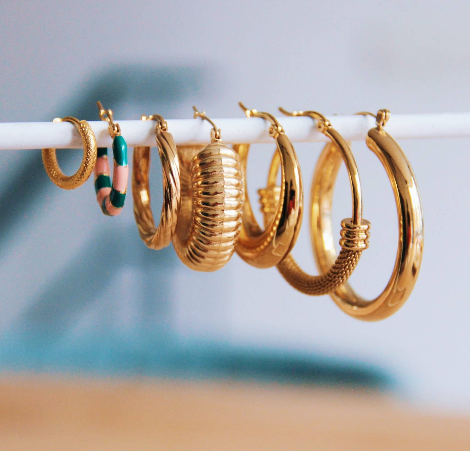 Breite Kreole aus Edelstahl, 19 mm – Gold