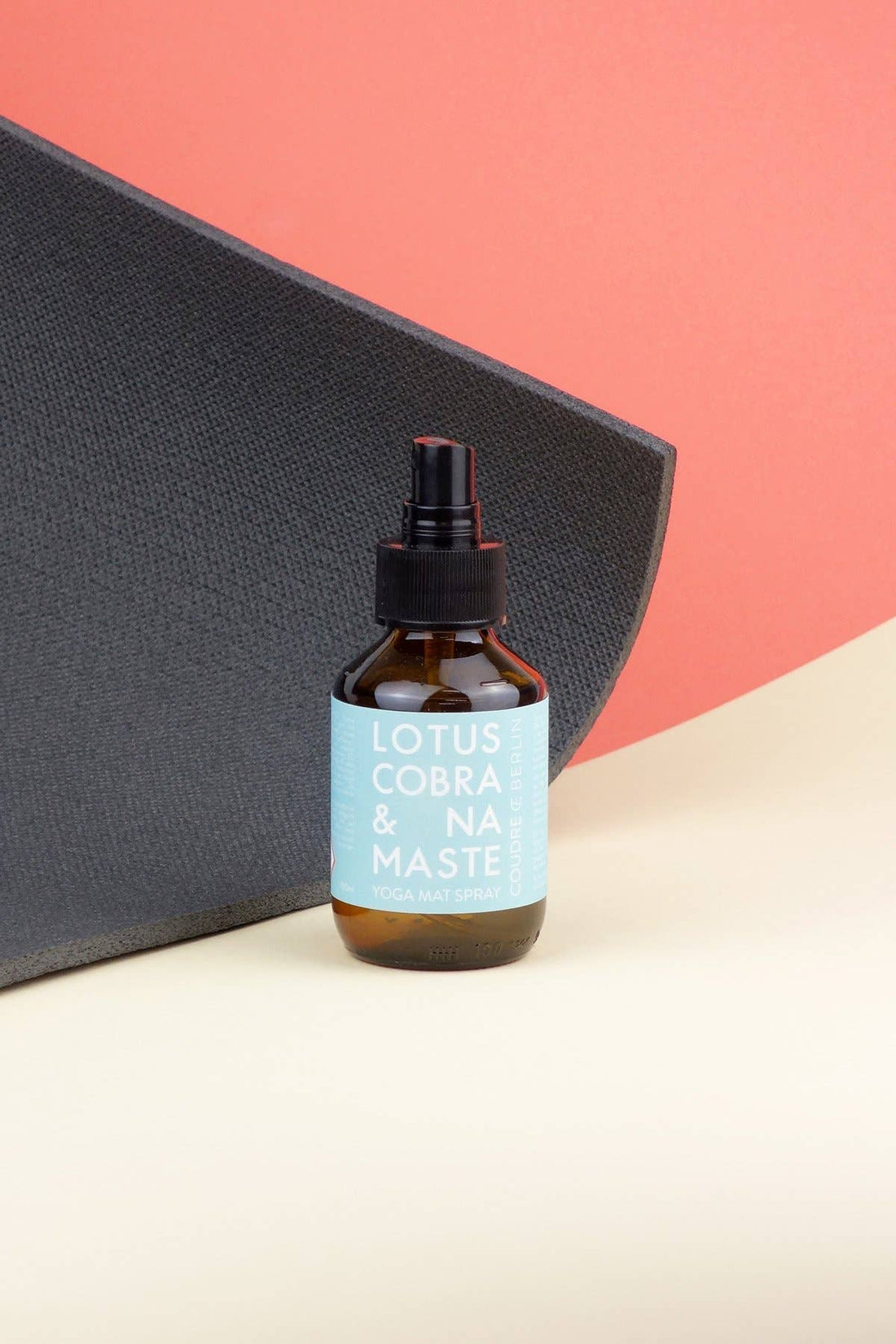 LOTUS COBRA &amp; NAMASTE Yoga-Matten-Spray