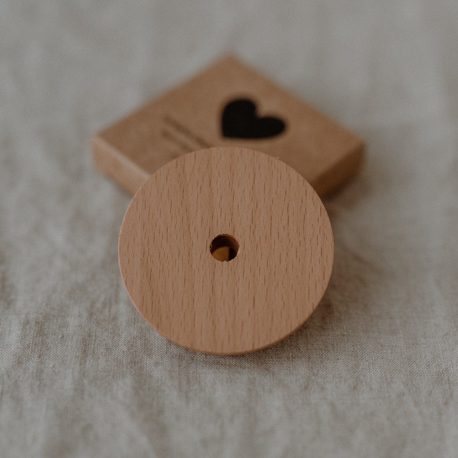 Deckel aus Holz für hohes Trinkglas