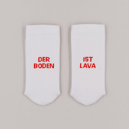 Socken weiß - der Boden ist Lava